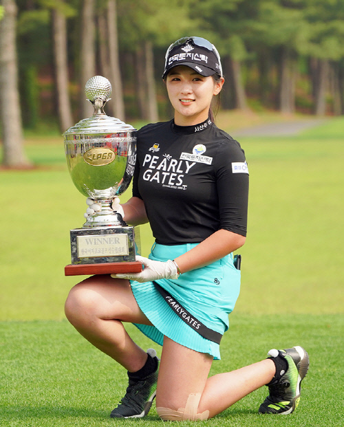 問い合わせが殺到」世界中を虜にした韓国美女ゴルファーの