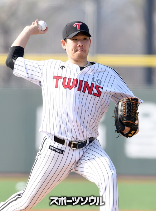 韓国プロ野球LG TWINS グランドコート　グラコン （日本XL位） 韓国プロ野球LG TWINS グランドコート グラコン （日本XL位