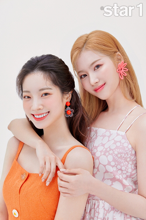 ツウィサナモモダヒョンより TWICE ダヒョン＆モモ＆サナ、華やかな美貌をアピール…絶賛コメントが
