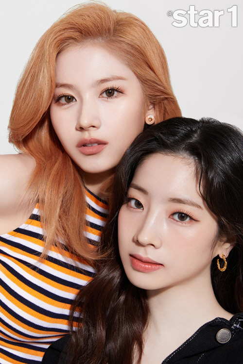 TWICEサナ＆ダヒョンの弾ける笑顔がキュート！夏らしさ満点の爽快