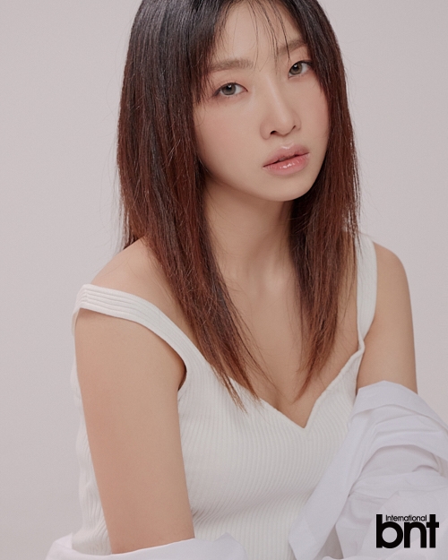 えっ、本当にミンジ？」2NE1出身のMINZY、大人びたカットで新曲発表後