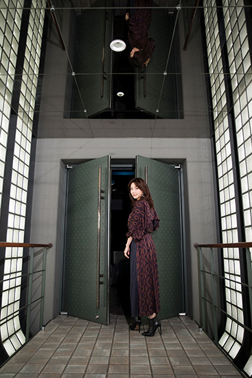 倉科カナさんが新境地に挑戦。注目の日本初演作品『チャイメリカ