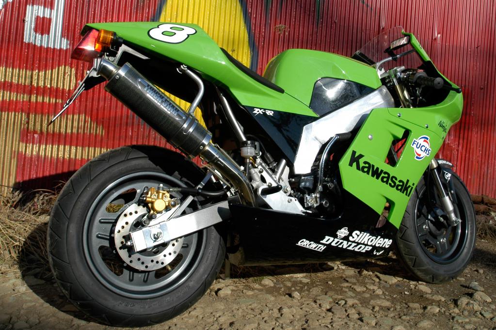 カワサキ KSR110でニンジャ、ZRX、Moto GPマシン・ZX-RRを再現