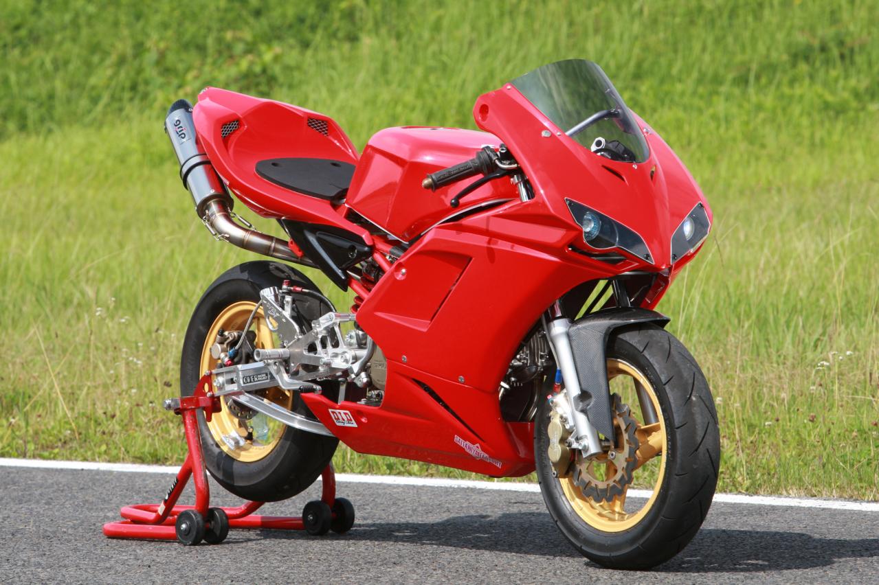 マジで？ ドゥカティ1098……ではなく、これホンダモンキーなんです