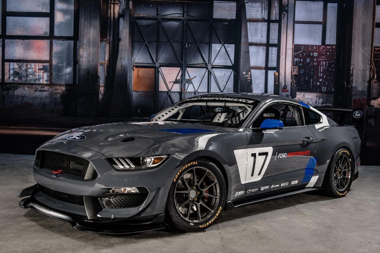 GT4仕様のアメリカン・マッスルカー 「フォード マスタング GT4」の1