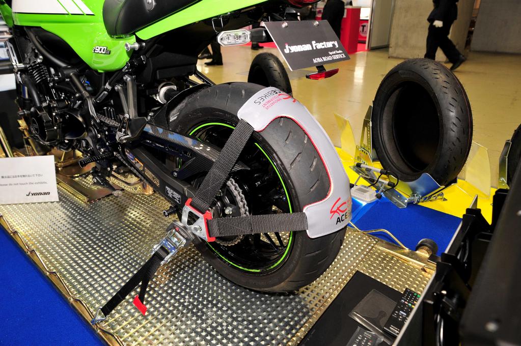 バイクの固定が超簡単に出来る！ ACEBIKES TyreFix タイヤ