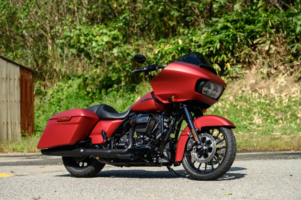 純正ロードグライドバイクカウル ウィンカー付き 2019年 純正ロードグライドバイクカウル ウィンカー付き 2019年 【公式通販】