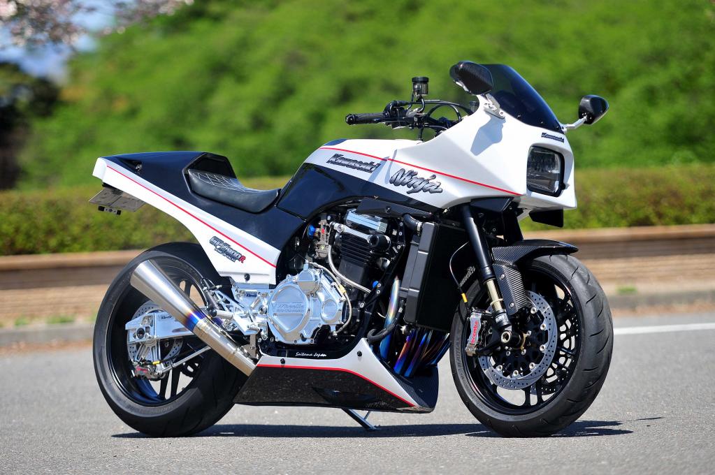初代Ninja、GPZ900Rのミーティングイベントに潜入し、極上カスタム車を