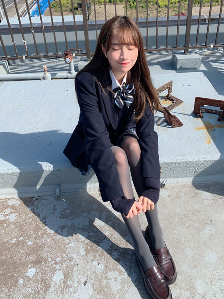 制服 美脚 藤川らるむ、現役制服で魅せる圧倒的”美脚”ショットに歓喜の声「美少女が過ぎる…」(WWSチャンネル)