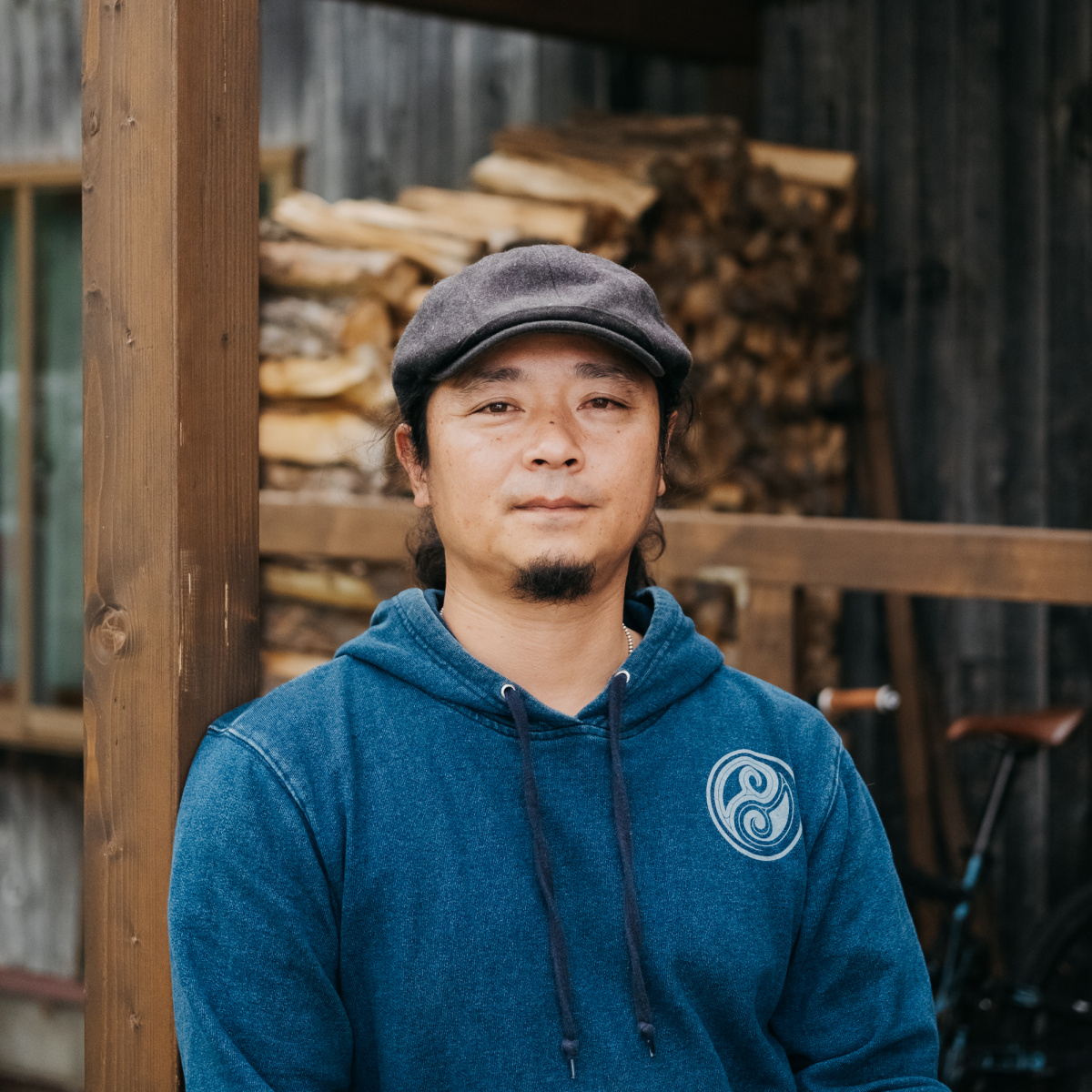 アイヌの伝統を現代に継ぐ、ビームス「フェニカ」のクラフトアイテム