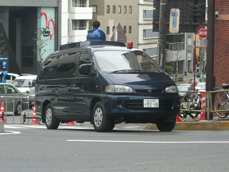 街宣車はうるさい怖いだけではない？その目的と許可や時間と使用曲は（MOBY（モビー））