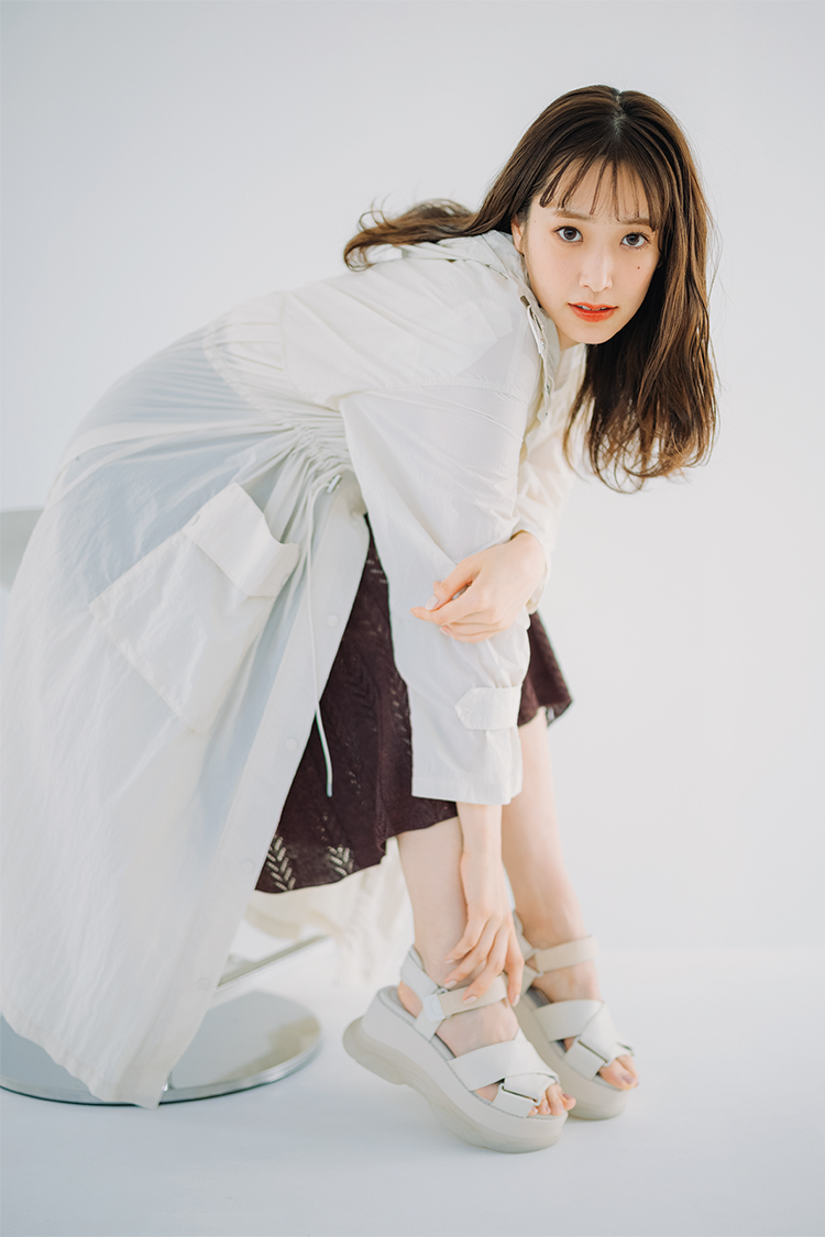 美品】ココディール クロスデザインクリアソールスポーツサンダル COCO