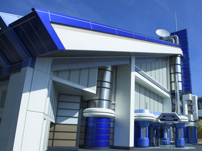 東京ディズニーランドの「スター・ツアーズ」が映画「スター・ウォーズ