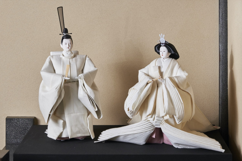 天皇皇后両陛下がお召しになった衣を再現した雛人形も！江戸から令和の