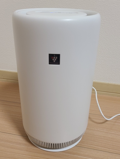 ボタンは2つだけのシンプル設計！寝室や書斎で使えるシャープの