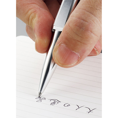 金属フェチにはたまらない！バイク屋さんが作ったジュラルミン削り出し