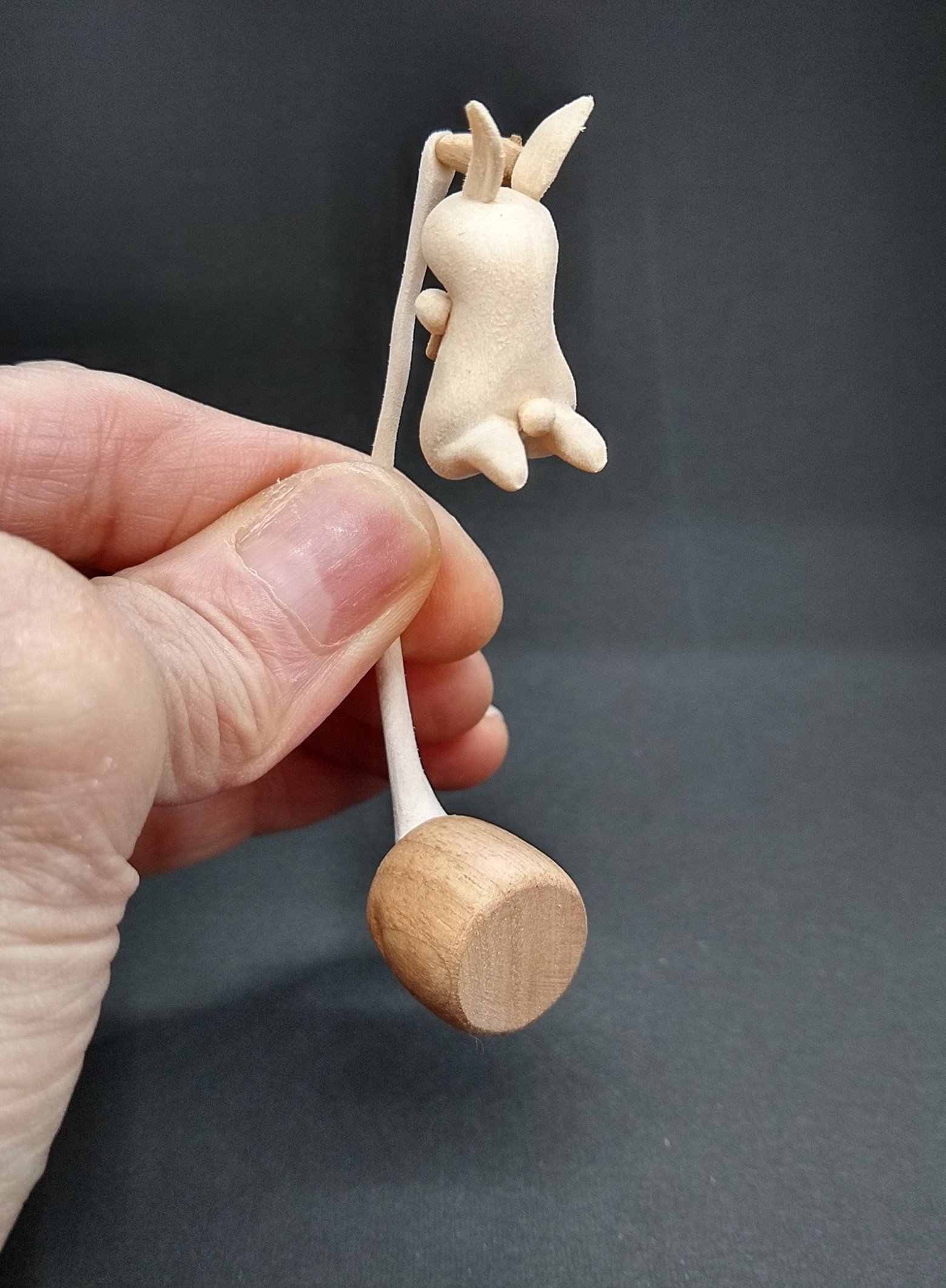 美品 木工細工 うさぎの餅付き 積み木オブジェ ヒノキ 置物 兎 美品 木工細工 うさぎの餅付き 積み木オブジェ ヒノキ 置物 兎