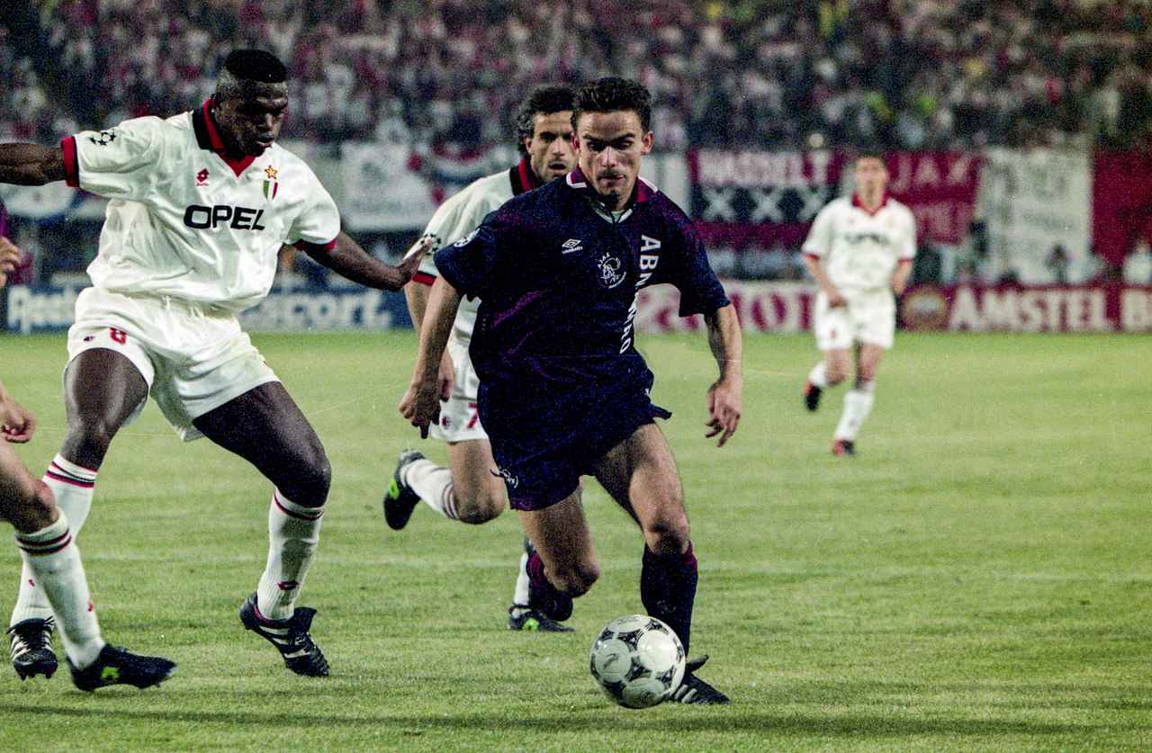 サッカー世界遺産「マイティ・アヤックス。時計じかけの3-4-3