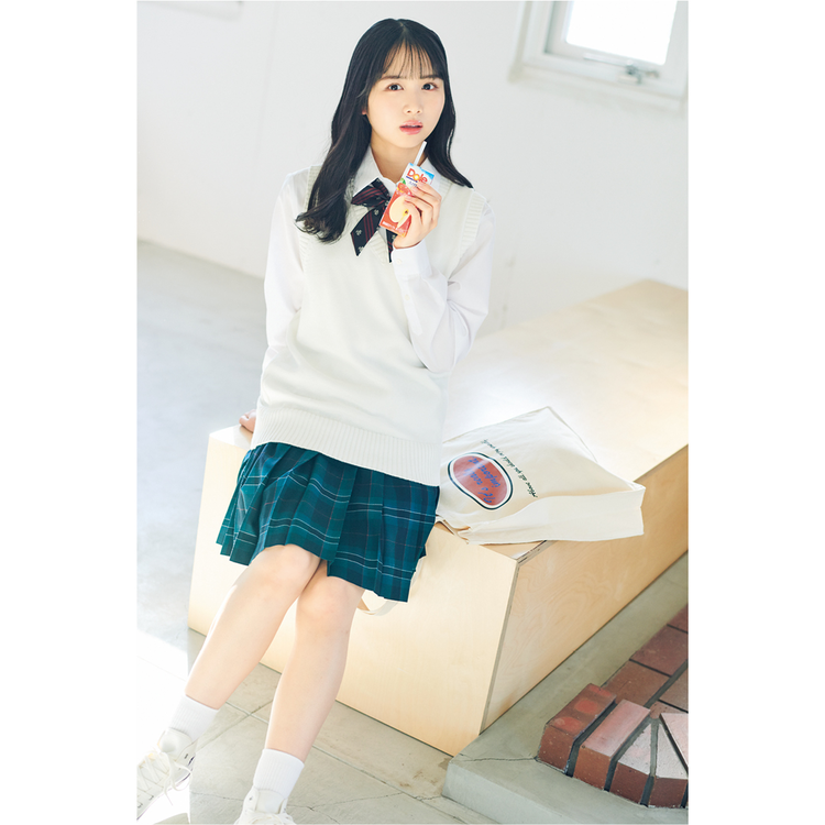 日向坂46 上村ひなのちゃんのあこがれ制服コーデ（Seventeen/ST