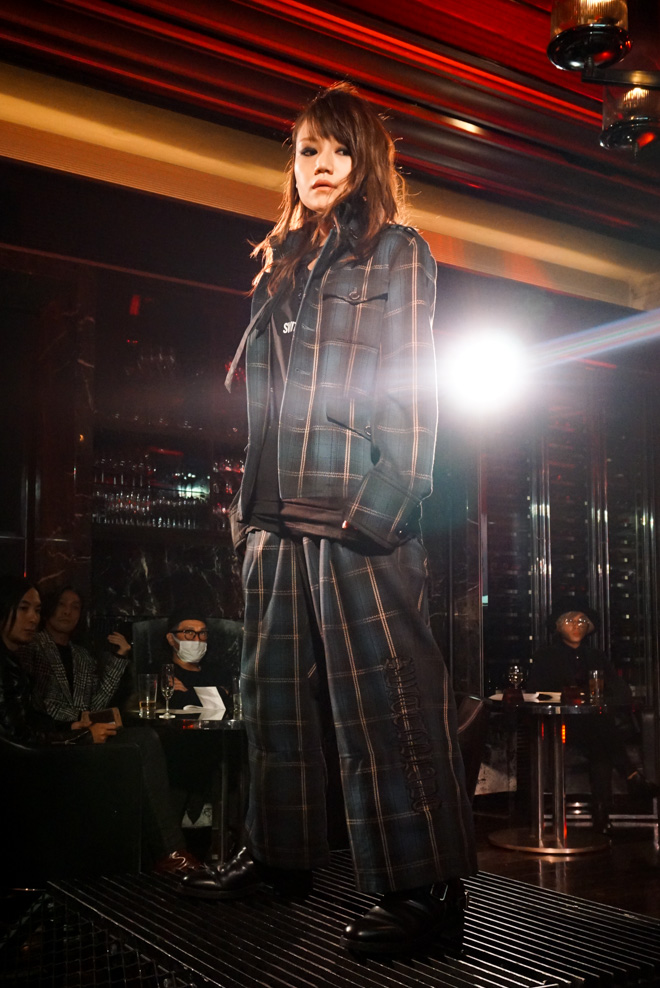 HYDEと元Roenデザイナー高原啓による新ブランド「SWITCHBLADE」が