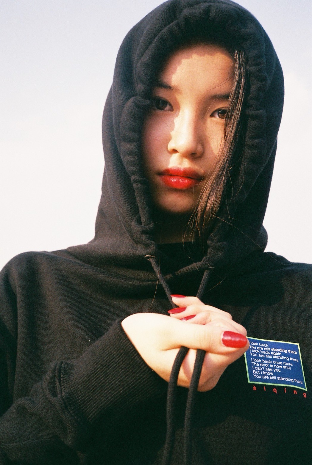 KID FRESINO初の公式グッズ、Tシャツとフーディーが発売（FASHIONSNAP）