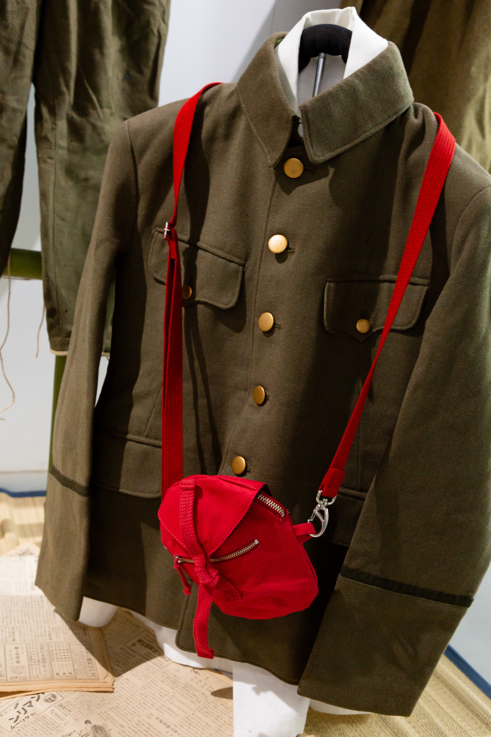 ソウシオオツキ」はなぜ旧日本軍の軍服から着想を得て服を製作