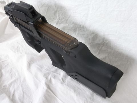 FN P90をリファインした14丁しかないエアガンがカッコ良い（アスキー）