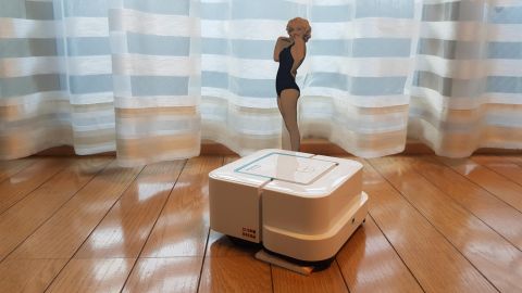 家族大絶賛のコンパクトな床拭きロボットを衝動買い（アスキー）