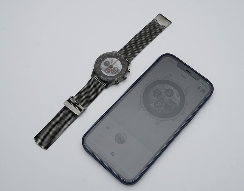 アナログ時計の優美なデザインE Inkスマートウォッチ「SKAGEN JORN