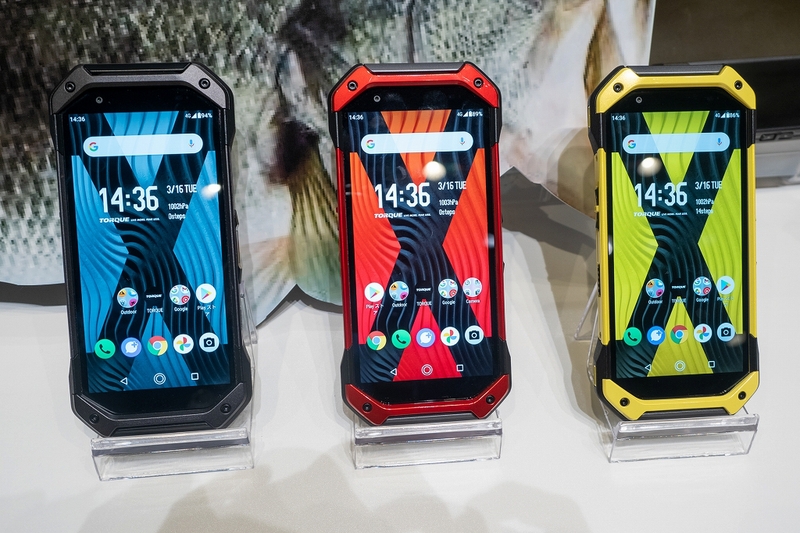 新型タフネススマホ「TORQUE 5G」を使って沖縄の海から生放送をやって