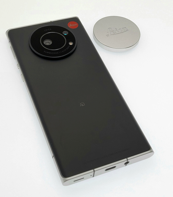 Leicaロゴのレンズキャップに惹かれてLeitz Phone 1を衝動買い