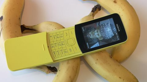 バナナ 復刻で話題の“バナナフォン”「Nokia 8110 4G」を衝動買い