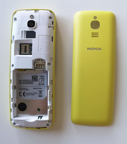 復刻で話題の“バナナフォン”「Nokia 8110 4G」を衝動買い