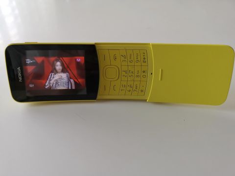 復刻で話題の“バナナフォン”「Nokia 8110 4G」を衝動買い
