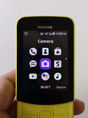 復刻で話題の“バナナフォン”「Nokia 8110 4G」を衝動買い
