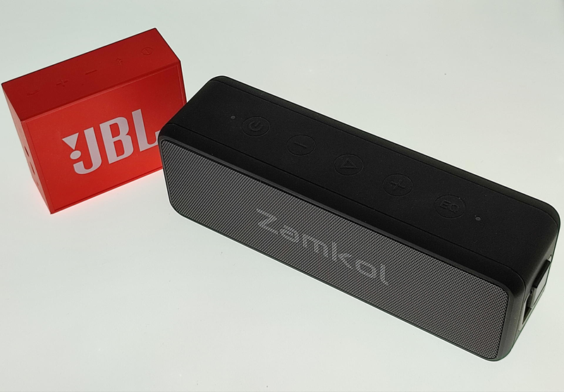 IPX7防水ポータブル「Zamkol Bluetooth スピーカー」を衝動買い