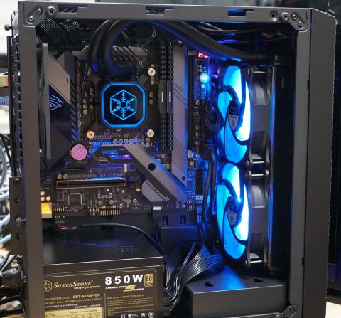 SilverStone強化ガラスMicro-ATX PCケース RGBファン付き 強化ガラス採用で7000円の魅せるPCケース「PS15」のちょうど良さ