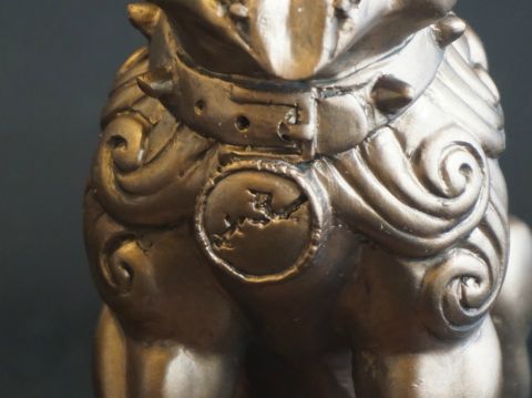 米海兵隊の記念品にブルドッグとシーサーが融合した置物がありま 米海兵隊の記念品にブルドッグとシーサーが融合した置物がありま