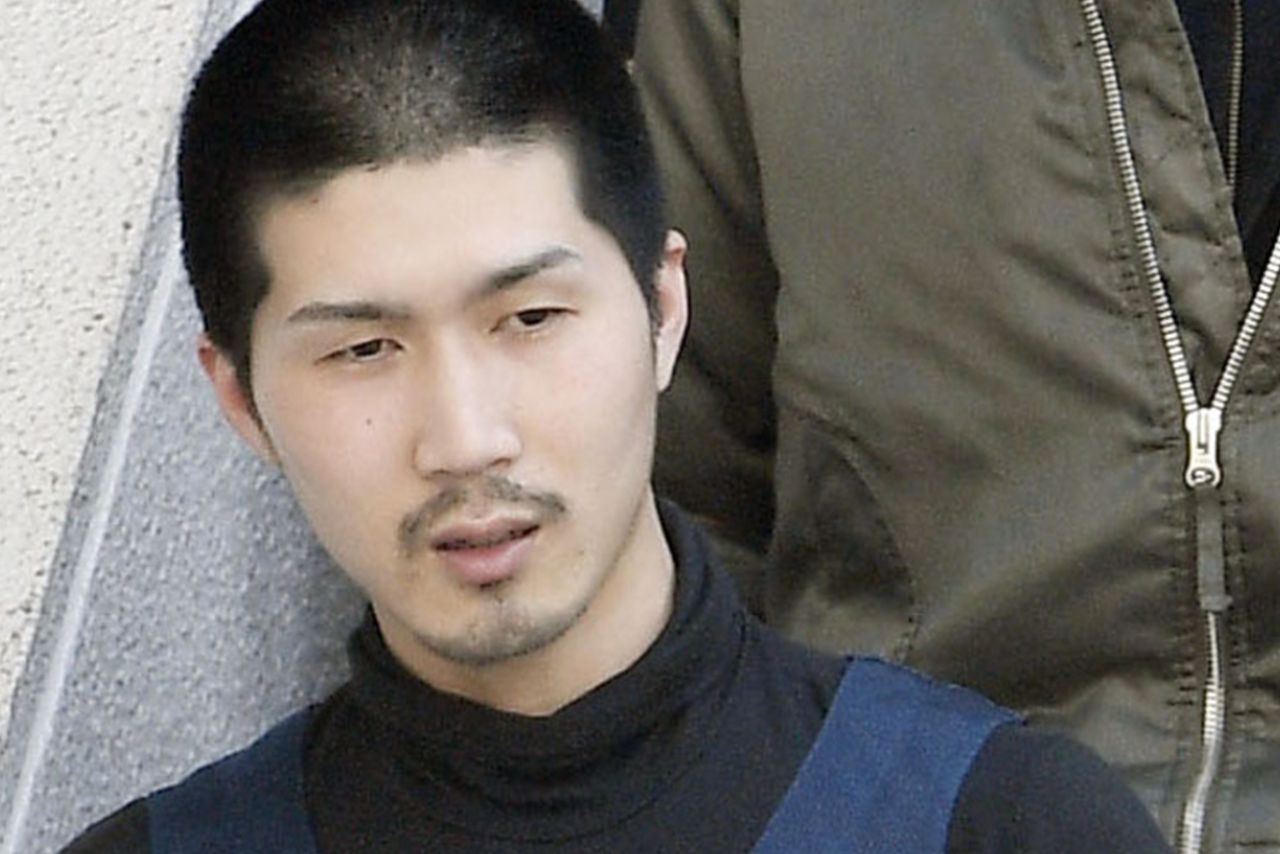 平尾 容疑 者