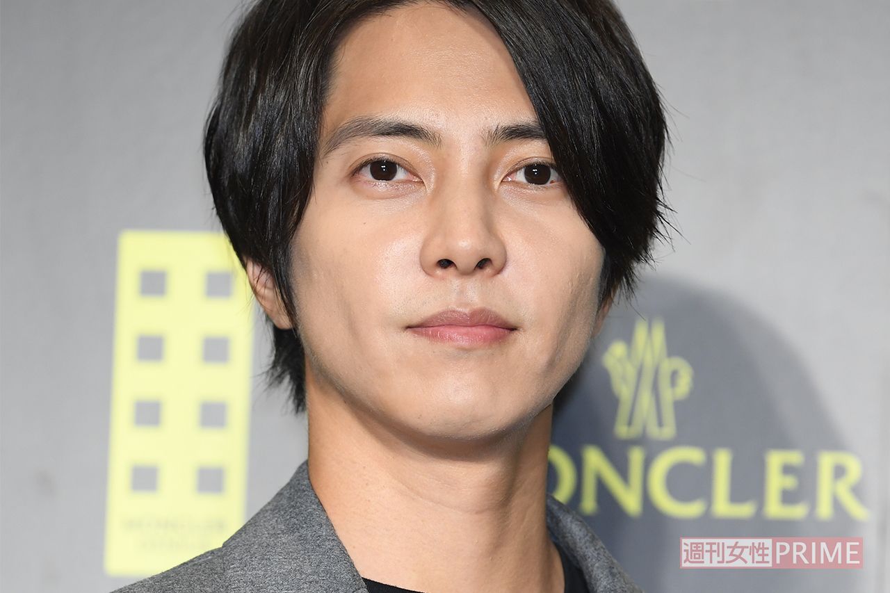 山下智久 顔Tシャツ 非売品 山下智久 Tシャツ 山下智久：凛々しい表情で「