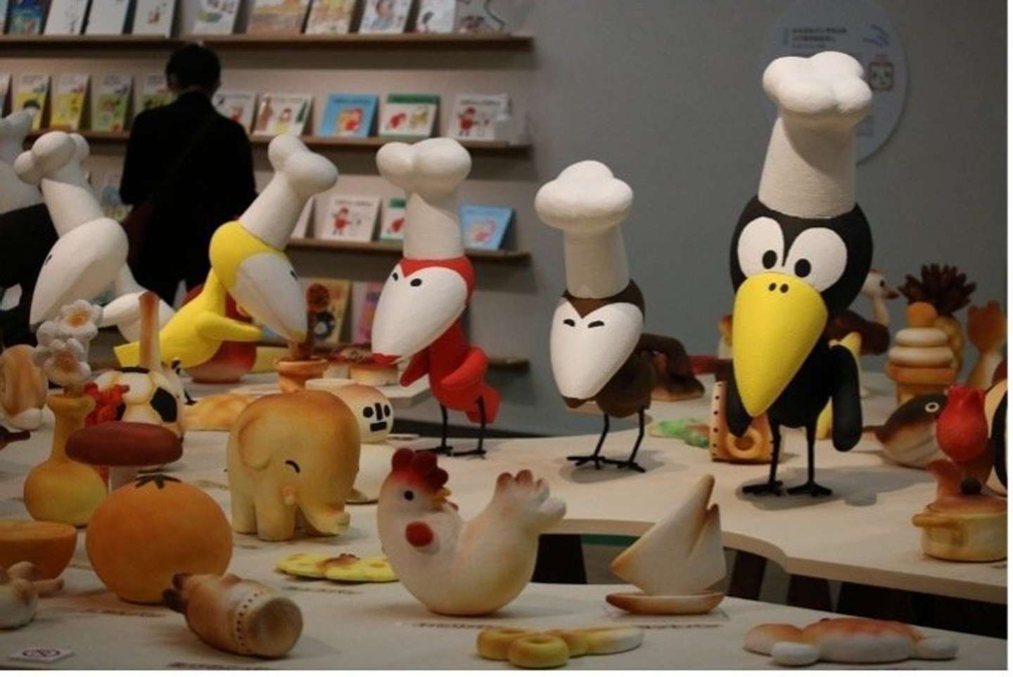絵本「からすのパンやさん」のパン全84種がぜーんぶ立体に！ 福岡 