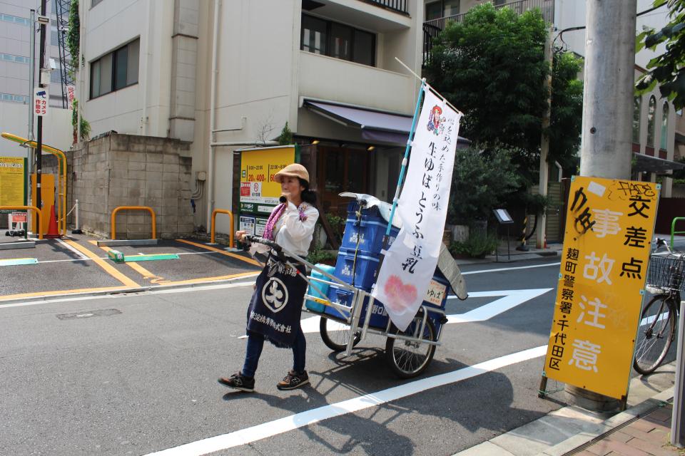 誰が買うの？東京都心の豆腐屋リヤカー 直撃取材で分かった「意外な