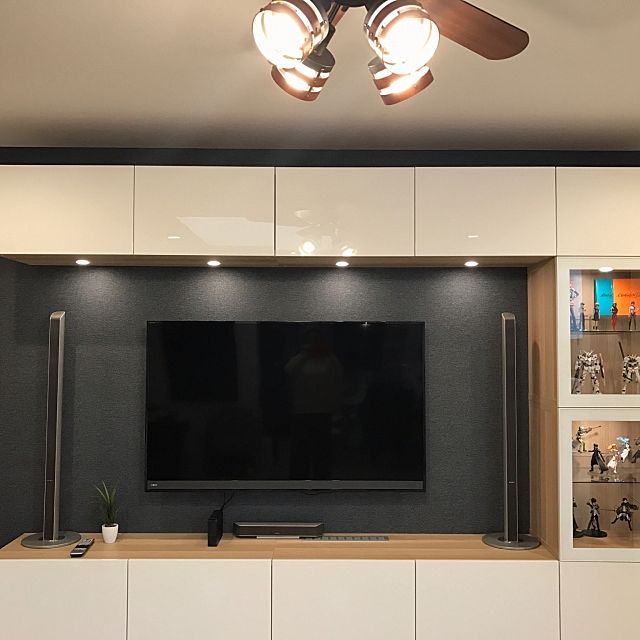シンプル派におすすめ！壁面収納はIKEAのベストーが正解（RoomClip mag）