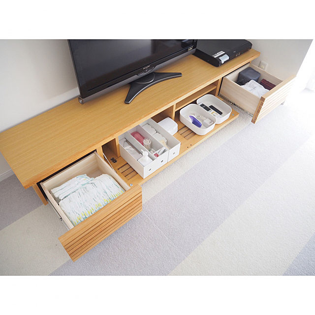 みんな何をどうやってしまってる？テレビボードの収納実例（RoomClip mag）