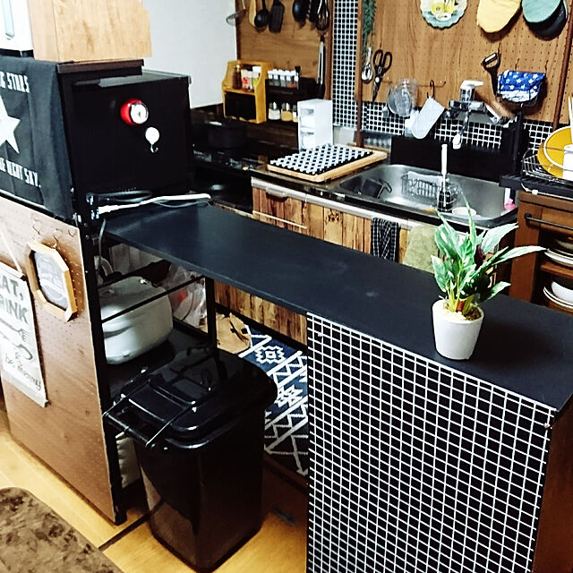 使い勝手のよい理想の形☆キッチンカウンターDIYが楽しい（RoomClip mag）