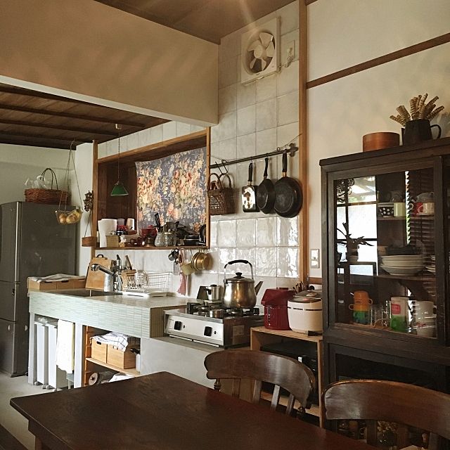 まるでドラマのセットみたい♡レトロなキッチンが新しい（RoomClip mag）