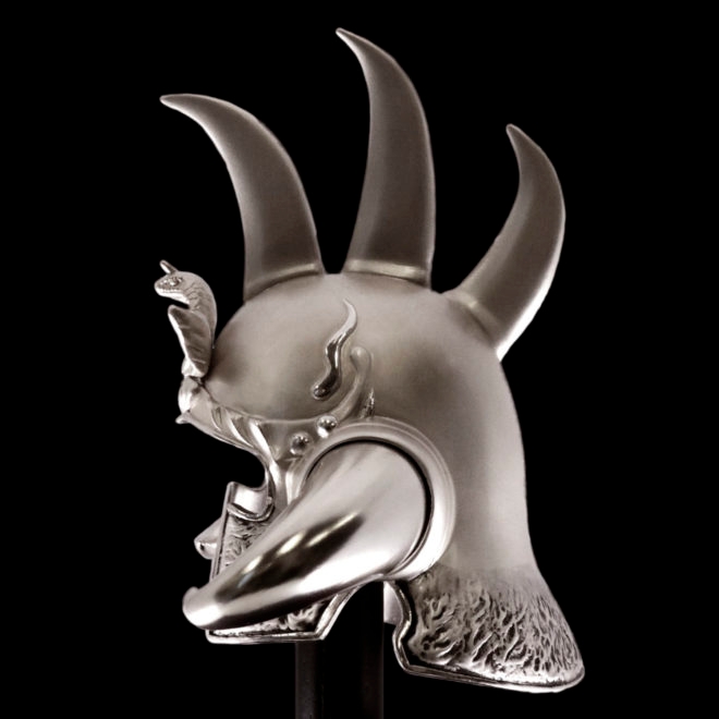 この凄み！お値段250万！拳王ラオウの純金製兜が発売（Japaaan）