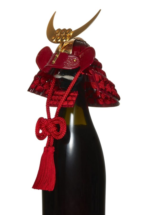 日本酒にかぶせたいぞ！戦国武将モチーフの兜型ボトルキャップ