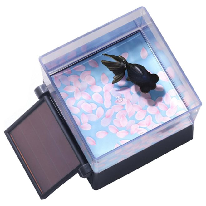 本物の金魚みたいにゆらゆら泳ぐ不思議な「ひかりとみずのカラクリ金魚