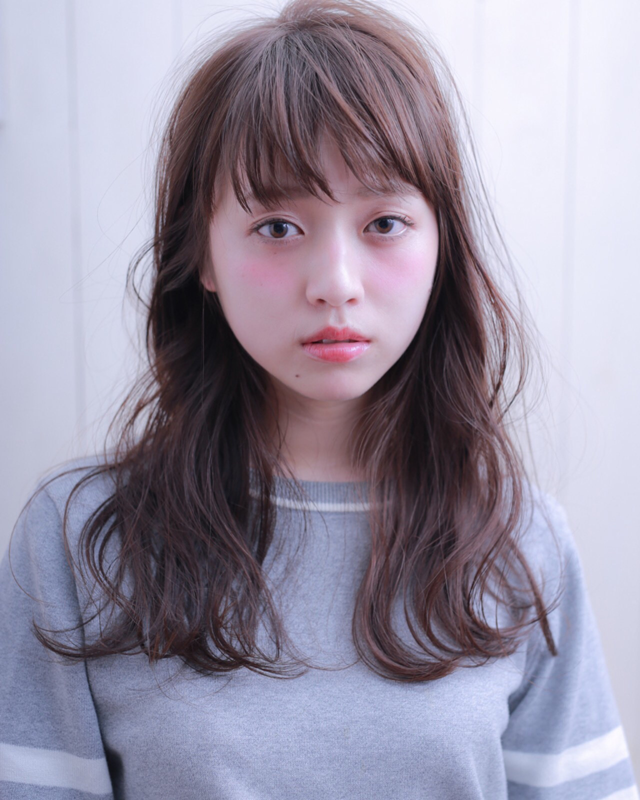 色白肌　美女 色白が憧れ♡“ダークアッシュ”で色白美女はつくれる！（HAIR）